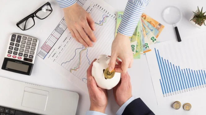 Investasi Emas vs Valas: Mana Lebih Untung Saat Krisis?