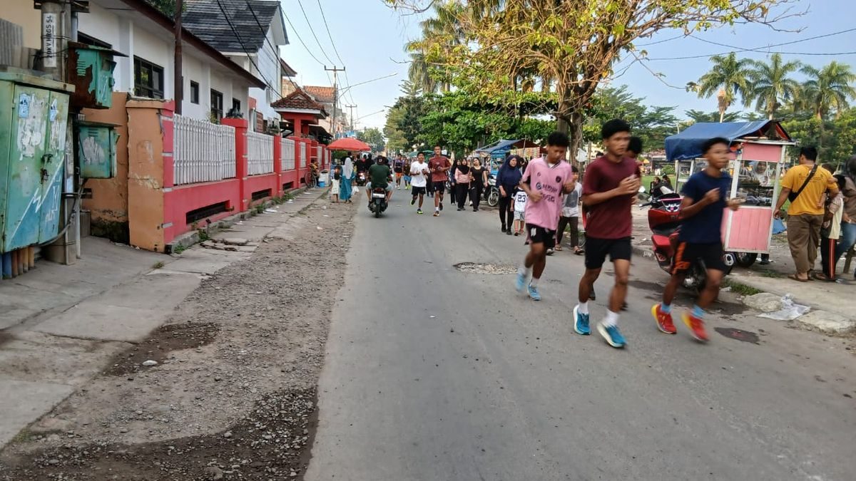 Jogging Pagi Alun-Alun Haurgeulis: Akhir Pekan Segar & Sehat