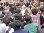 Ketua DPRD Indramayu Bahas Revisi UU Cipta Kerja dan Perlindungan Lahan Pertanian Bersama Mahasiswa