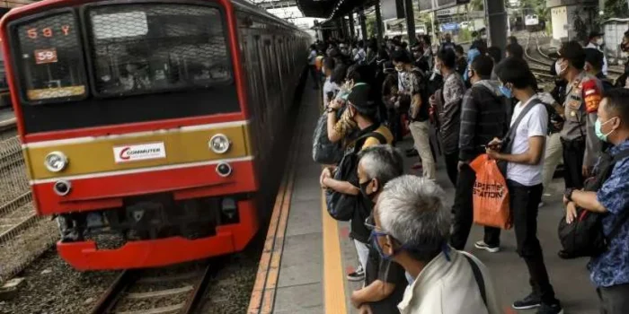 KRL Rangkasbitung Beroperasi Kembali Secara Bertahap Setelah Genangan Surut