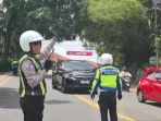 Lalu Lintas Lembang Ramai Libur Panjang, Polisi Terapkan One Way