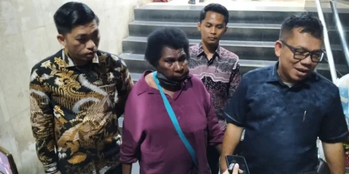 Mama Sinta Bantah Diintimidasi TNI, Datang ke Jakarta Pakai Uang Pribadi