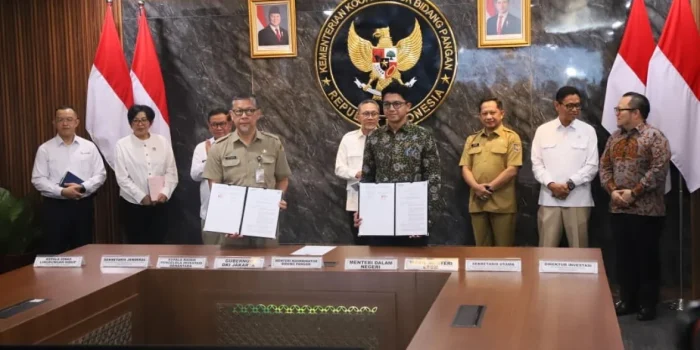 Mendagri Hadiri Penandatanganan Kerja Sama Percepatan Pembangunan PSEL Pemprov DKI Jakarta
