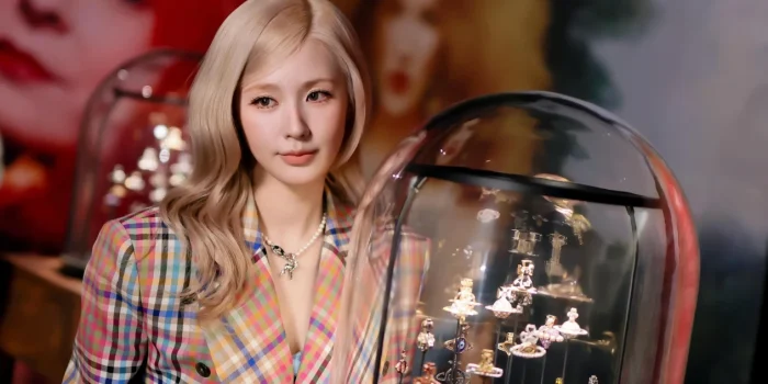 Miyeon (G)I-DLE Curi Perhatian di Pembukaan Pameran Vivienne Westwood Macau