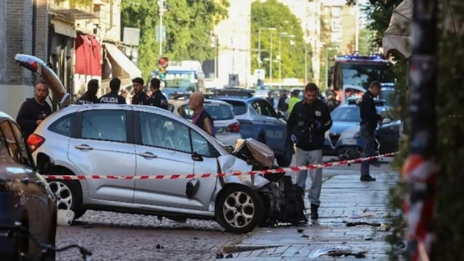 Mobil Seruduk Kerumunan di Italia, 8 Orang Terluka Empat Kritis