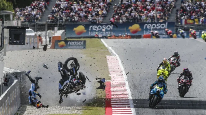 MotoGP Pertimbangkan Larang Holeshot Pasca Kecelakaan Fatal di Catalunya
