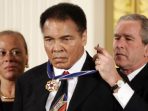 Muhammad Ali Gemparkan Amerika: Kisah Legendaris Dua Syahadat