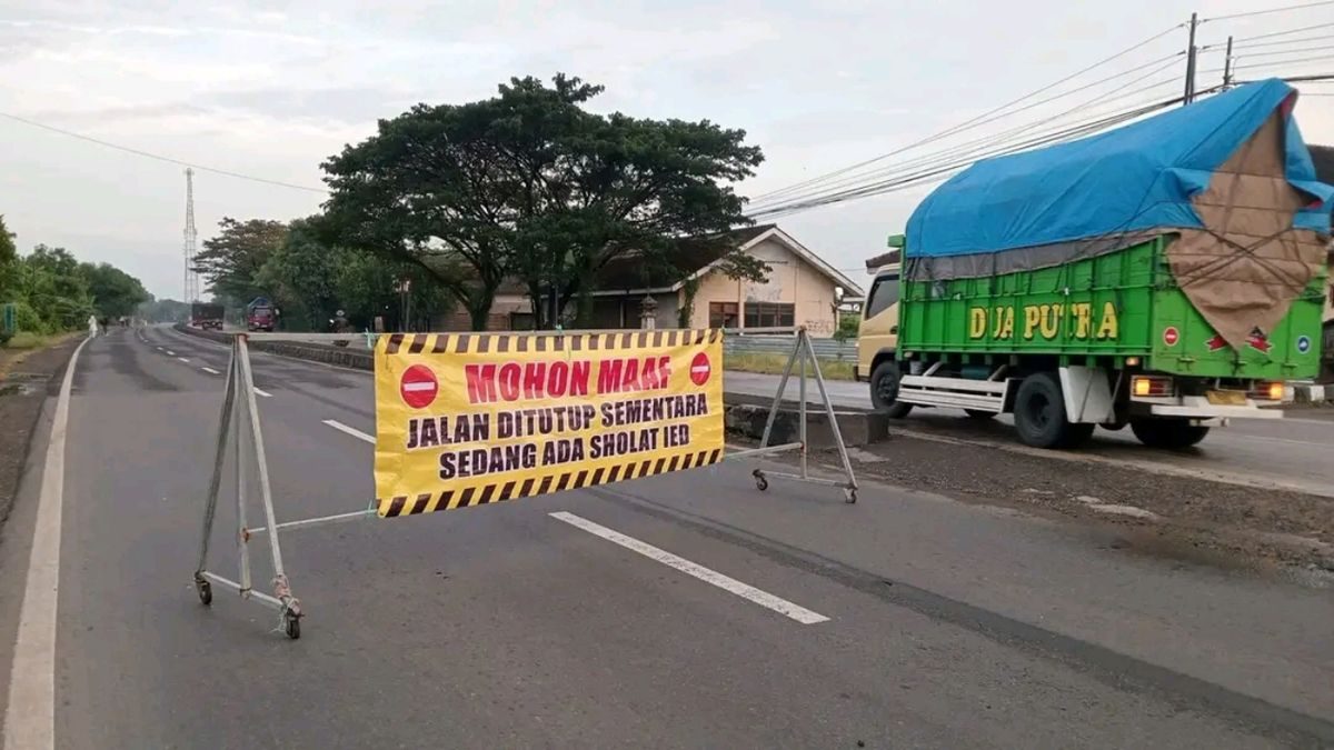 Pantura Losarang Indramayu Satu Jalur Sholat Idul Adha Jumbleng