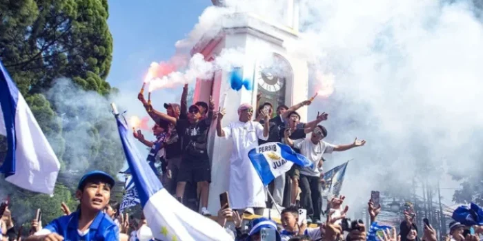 Pawai Juara Persib Macetkan Kota, Manajemen Minta Maaf