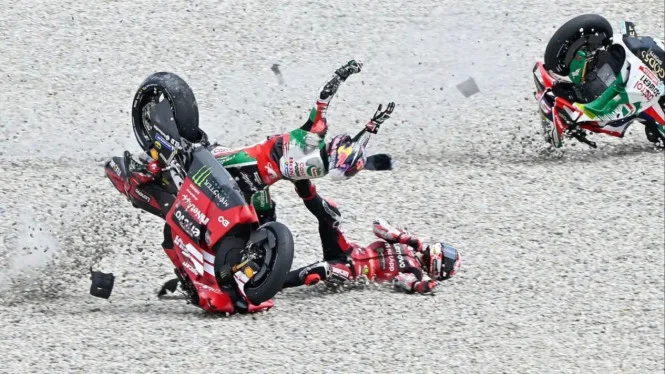 Pecco Bagnaia Tak Bereskan Tangan, Ducati Ketar-ketir MotoGP Catalunya