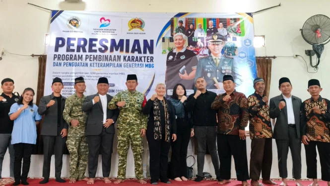 Pelatihan Bahasa Inggris dan Media Sosial untuk Anak-anak di Kediri
