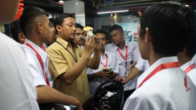 Pendidikan Kesetaraan Kutai: MHU Berdayakan Warga Lingkar Tambang Paket A, B, C