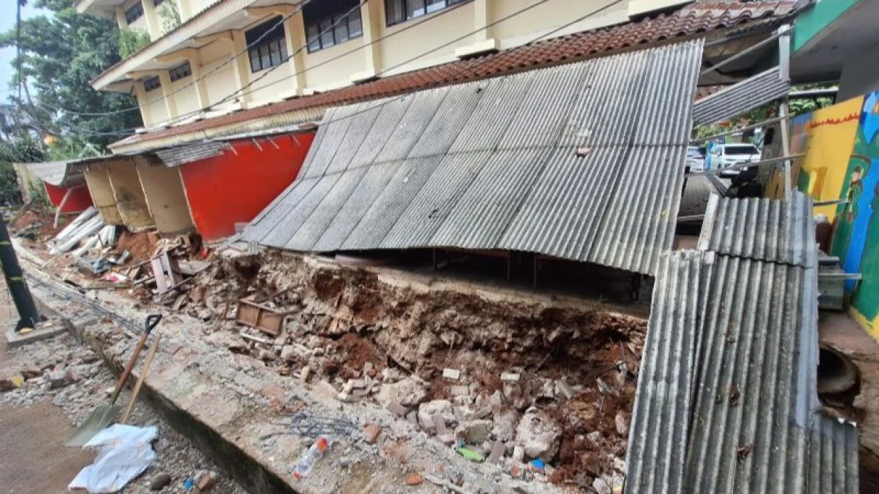 Penyebab Robohnya Tembok SDN Tebet Barat 08 Terungkap