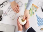 Pinjol & Paylater: Generasi Muda Didorong Investasi