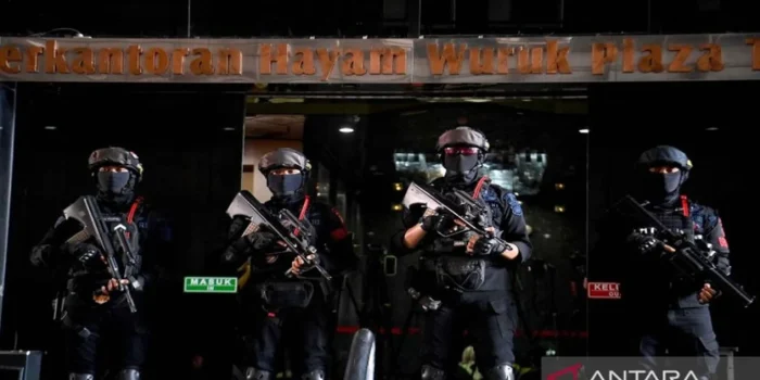 Polri Pindahkan 321 WNA Pelaku Judi Online Internasional ke Imigrasi