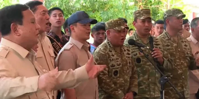 Prabowo Ajak Jenderal TNI Bintang 4 dan 3 Bernyanyi untuk Warga Miangas