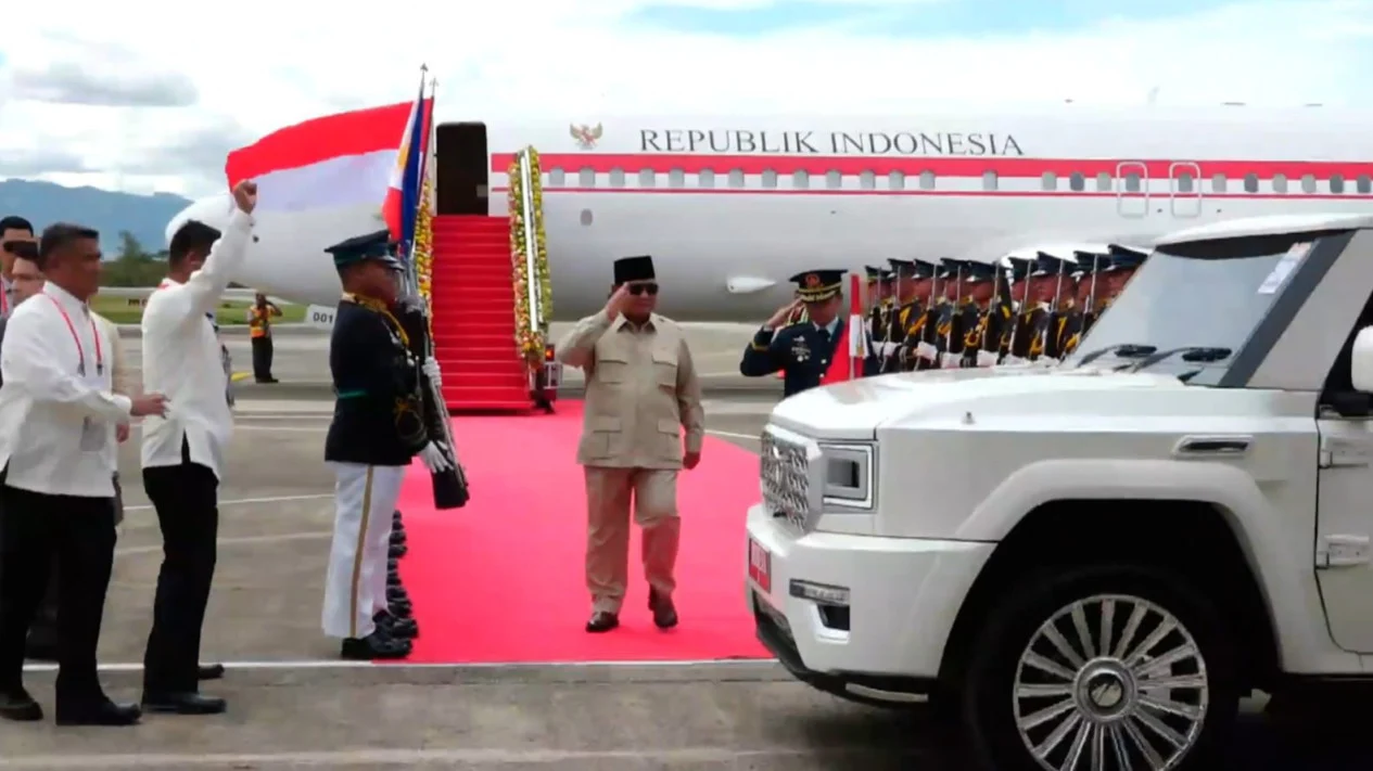 Prabowo Hadiri KTT ASEAN ke-48 dengan Mobil Maung di Filipina