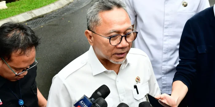 Prabowo Khawatirkan Sampah Tumpuk Tak Tuntas, Proyek Jalan Baru Dua Sejak 11 Tahun