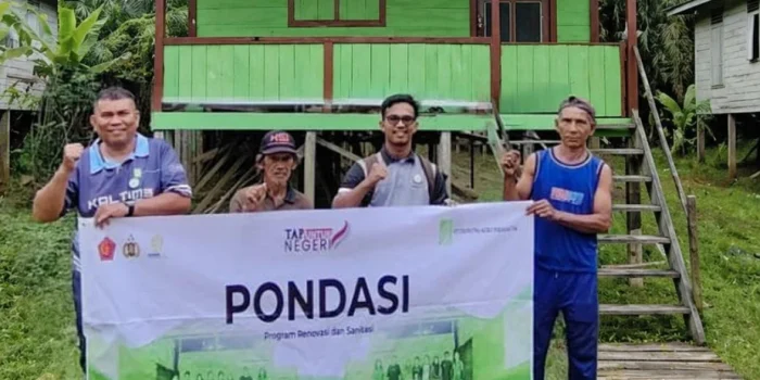 Program Perbaikan Rumah Warga oleh Triputra Agro Persada di Punan Malinau