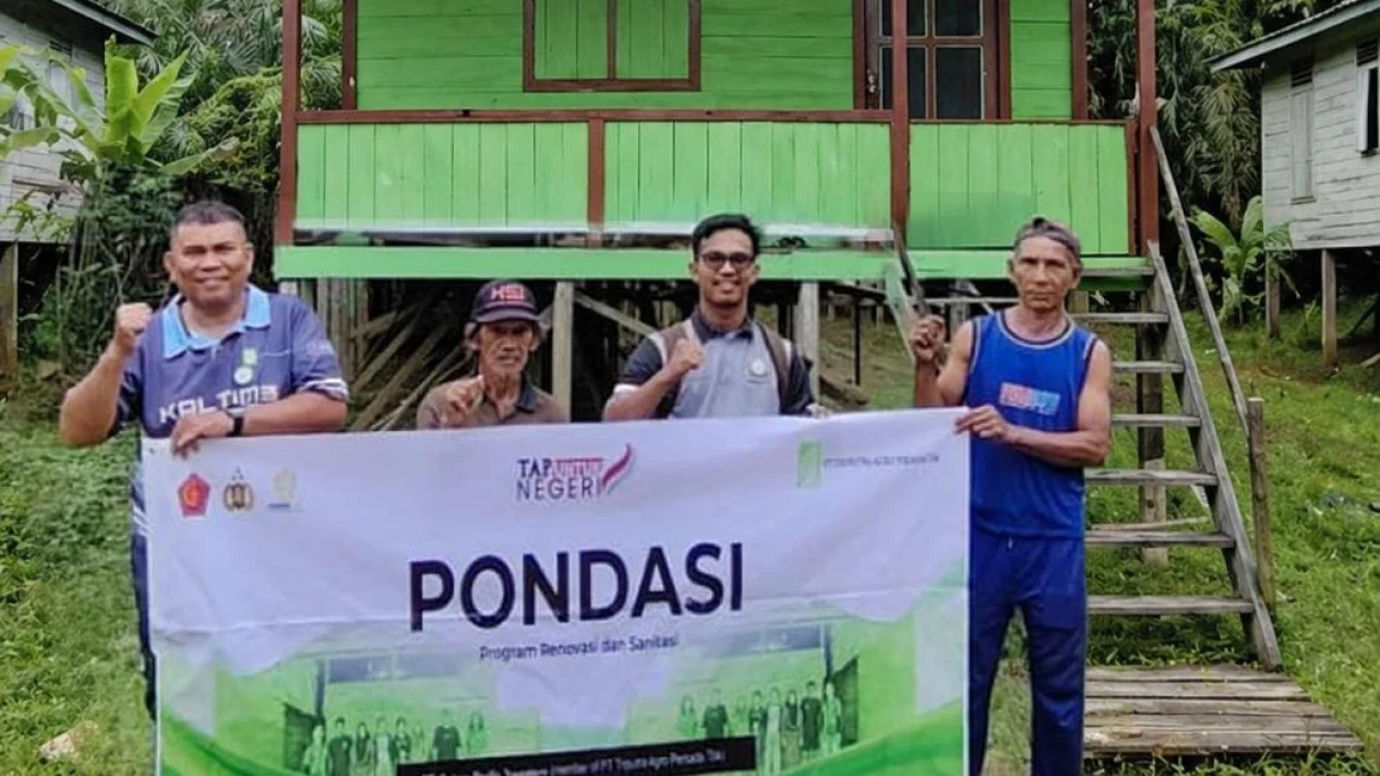 Program Perbaikan Rumah Warga oleh Triputra Agro Persada di Punan Malinau