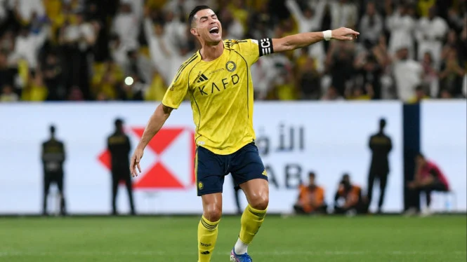 Ronaldo Selangkah Lagi ke Rekor Fantastis, Dua Trofi di Depan Mata