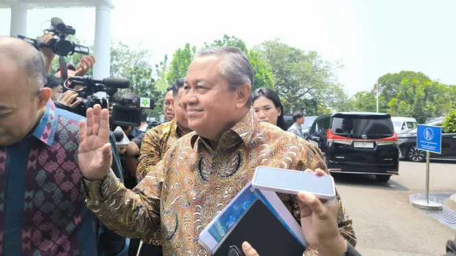Rupiah Anjlok: Desakan Mundur Perry Warjiyo Gubernur BI