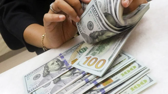Rupiah Bertahan di Rp 17.500, Dolar AS Dijual Bank Rp 17.600