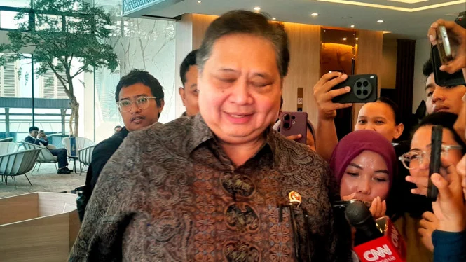 Rupiah Melemah: Menko Airlangga Ungkap Faktor Permintaan Dolar Tinggi