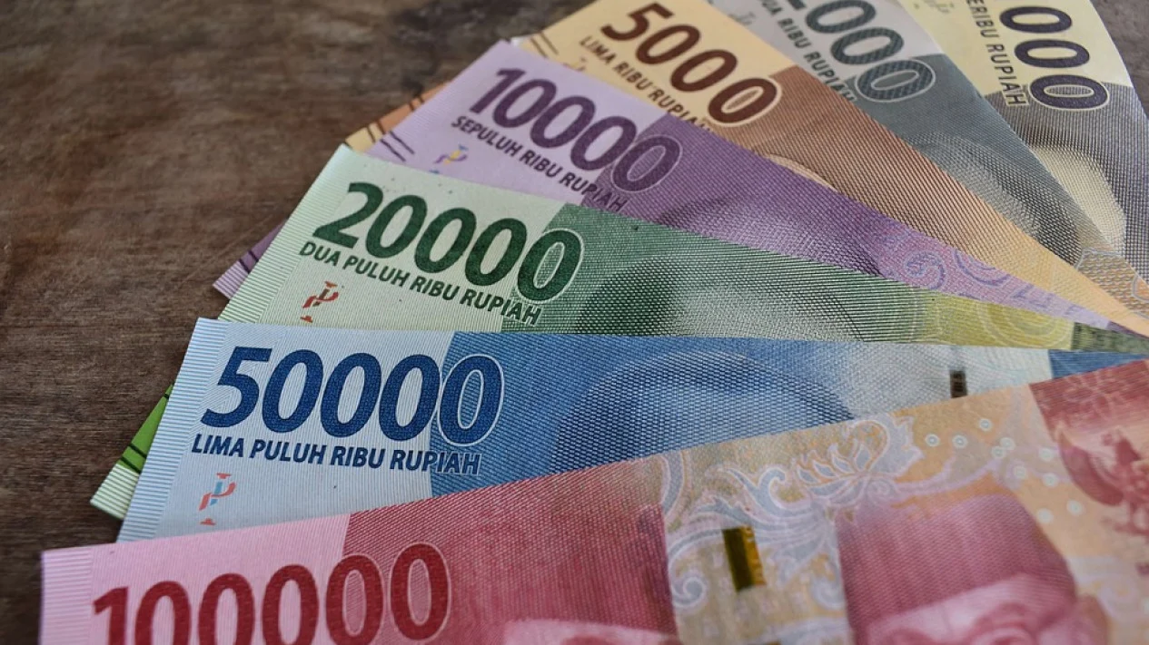 Rupiah Menguat di Tengah Kekhawatiran Fiskal Akibat Kenaikan Harga Minyak Dunia