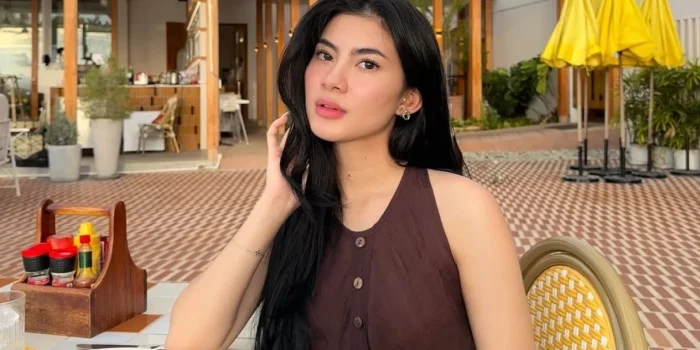 Selebgram Inka Andestha Curi Perhatian di Momen Wisuda Pratama Arhan