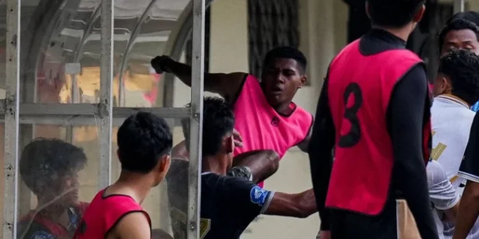 tendangan-kungfu-di-epa-alarm-keras-bagi-ileague-hukuman-lebih-tegas-menanti-98183 Tendangan Kungfu di EPA: Alarm Keras bagi I.League, Hukuman Lebih Tegas Menanti