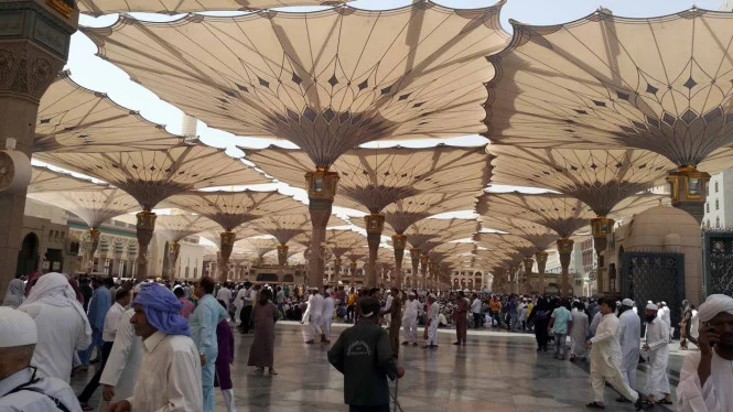 Tiga Belas WNI Diamankan di Arab Saudi, Satu Terlibat Rekam Wanita di Masjid