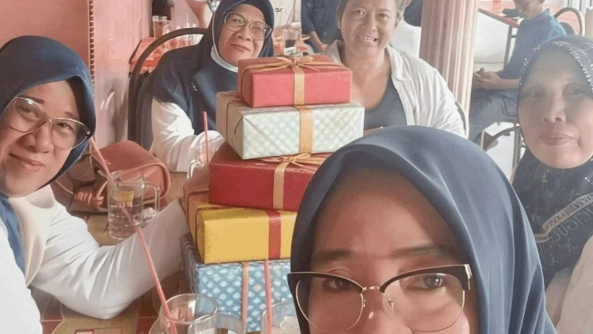 Tradisi Bertukar Kado di Baleraja, Jaga Kekompakan Lewat Cara Sederhana di Era Modern