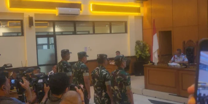 Tuntutan 4 Anggota BAIS TNI Penyiram Air Keras ke Andrie Yunus Ditunda
