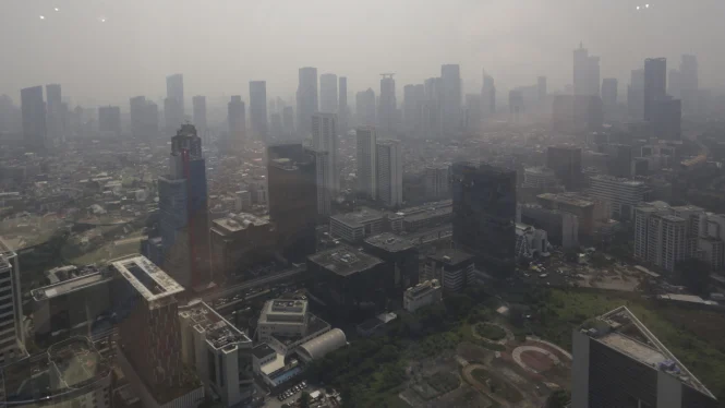 Udara Jakarta Berbahaya Pagi Ini, Warga Diimbau Gunakan Masker