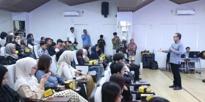 Wamendagri: Pemimpin Perlu Ideologi Kuat dan Keberanian Mengambil Risiko