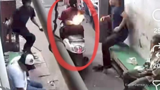 Aksi Keji Lempar Bom Molotov ke Ibu dan Anak di Jakut Terekam, Bikin Merinding