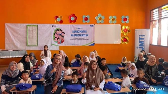 Anak-anak Senang Belajar Gratis di Ruang Pintar Karangpawitan