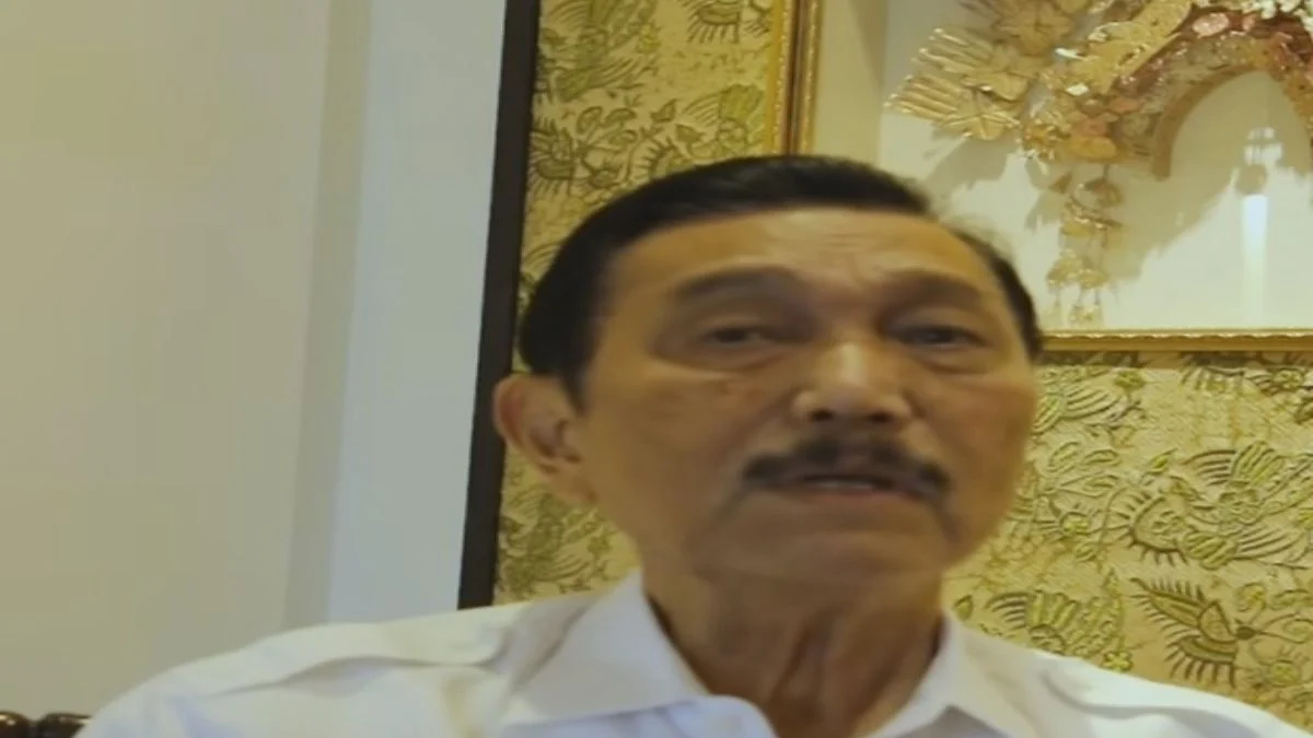 Bansos Jadi Transfer Tunai: Luhut Jelaskan Klasifikasi Penerima Pakai AI