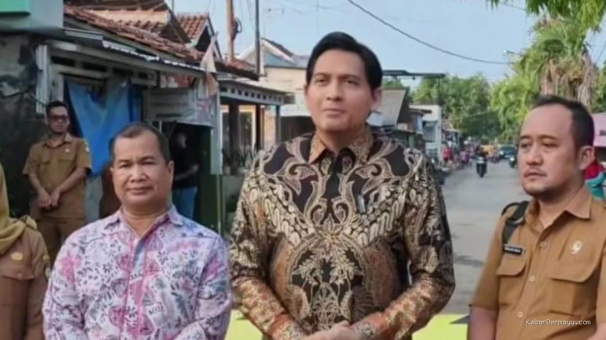 Bupati Lucky Hakim dan Kadis PUPR Tinjau Pembangunan Jalan Indramayu