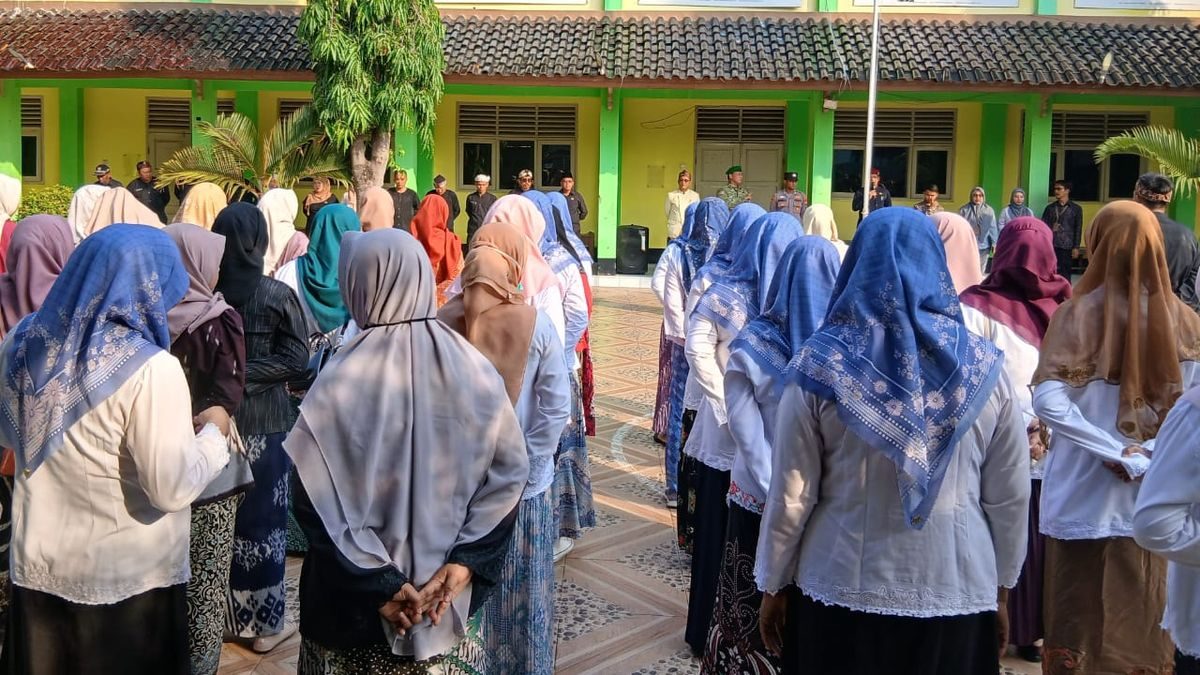 Camat & Kuwu Haurgeulis Ikuti Upacara Hari Lahir Pancasila di SMK Al-Irsyad