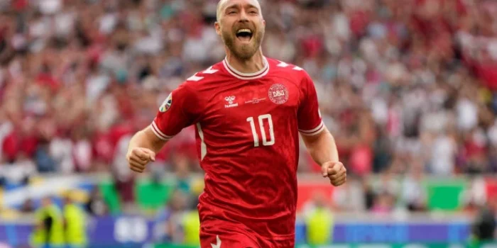 Christian Eriksen Tumbang di Stadion Odense, Mirip Insiden Euro 2021