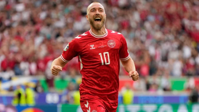 Christian Eriksen Tumbang di Stadion Odense, Mirip Insiden Euro 2021