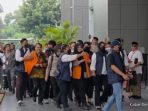 Detik-detik Dokter Tifa Ditangkap Saat Akan Ujian S3, Mobilnya Diapit Empat Kendaraan Polisi