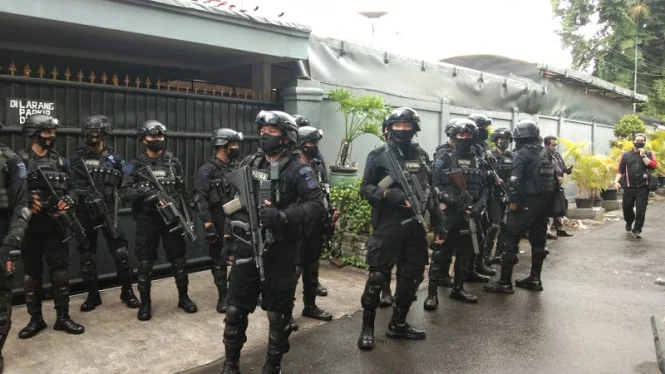Dua Anggota Brimob Dikeroyok dan Dibacok, Empat Debt Collector Ditangkap dan Oknum TNI Diperiksa