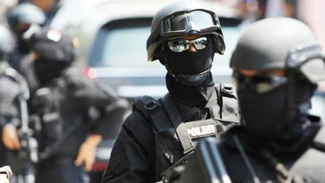 Dua Brimob Dikeroyok dan Dibacok Debt Collector, Oknum TNI Kopral R Jadi Tersangka