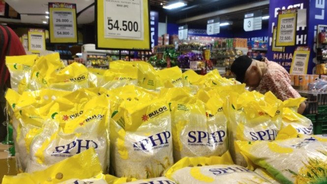 Harga Pangan Naik: Bulog DKI-Banten Sediakan Beras SPHP & MinyaKita di Ratusan Titik