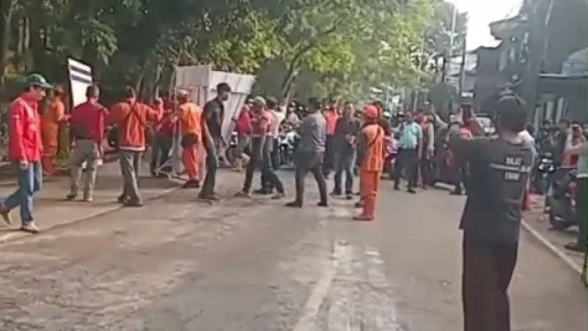 Jalan Lenteng Agung yang Longsor Kini Dibuka Kembali, Satu Lajur Dapat Dilalui