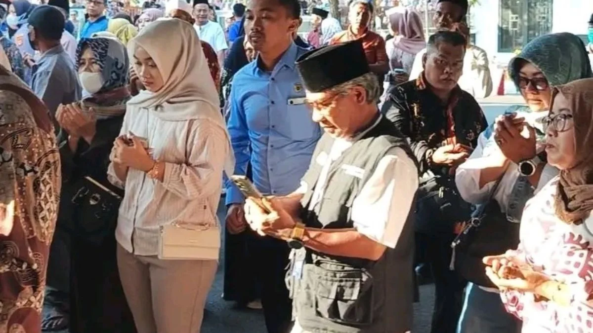 Jamaah Haji Indramayu Kloter 10 Tiba Selamat, Sambut Haru Keluarga