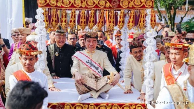 Jokowi Angkat Bicara Soal Gelar Baginda Pemuka Bangsa dari 5 Kerajaan Adat Lampung